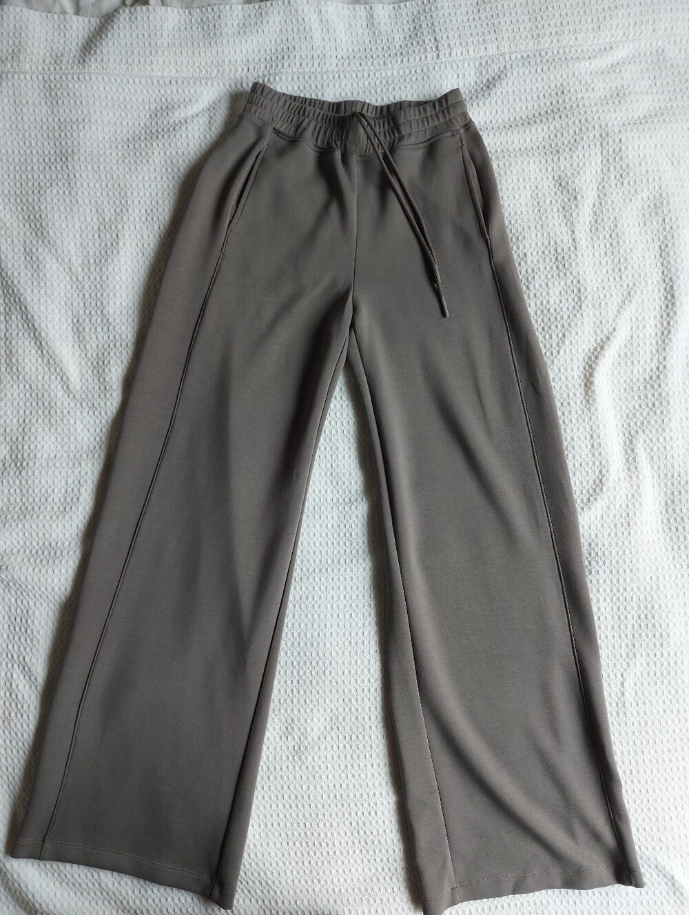 Dynamite Wide-Leg Drawstring Pants — Olive Green